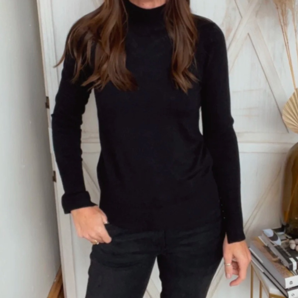 Women’s turtle neck sweater